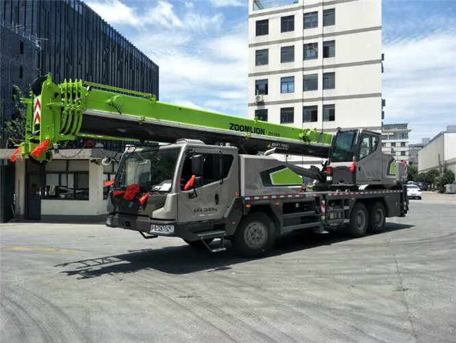 荣成市跨街广告牌的高空安装注意事项